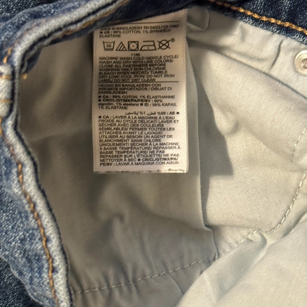 Old Navy Women's Dark Blue Rolled-Hem Denim Shorts - Picture 4 of 5